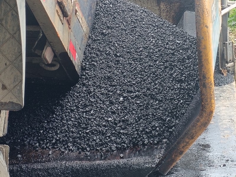 四好農(nóng)村公路漕河鎮(zhèn)糧所路瀝青攤鋪?lái)?xiàng)目